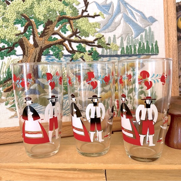 Other - Vintage Set of 3 Large Mid Century Drinking Glasses Amish Scene Carriage Church